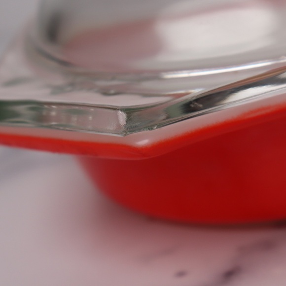 Vintage Pyrex 1 1/2 QT Red Friendship Birds Oval Divided Lidded Casserole - Picture 9 of 9
